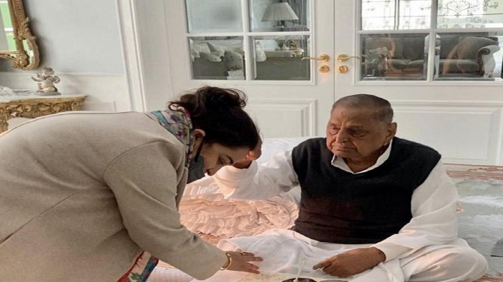 பாஜகவில் இணைந்ததற்கு முலாயம் சிங்கிடம் ஆசீர்வாதம் வாங்கிய அபர்னா யாதவ்