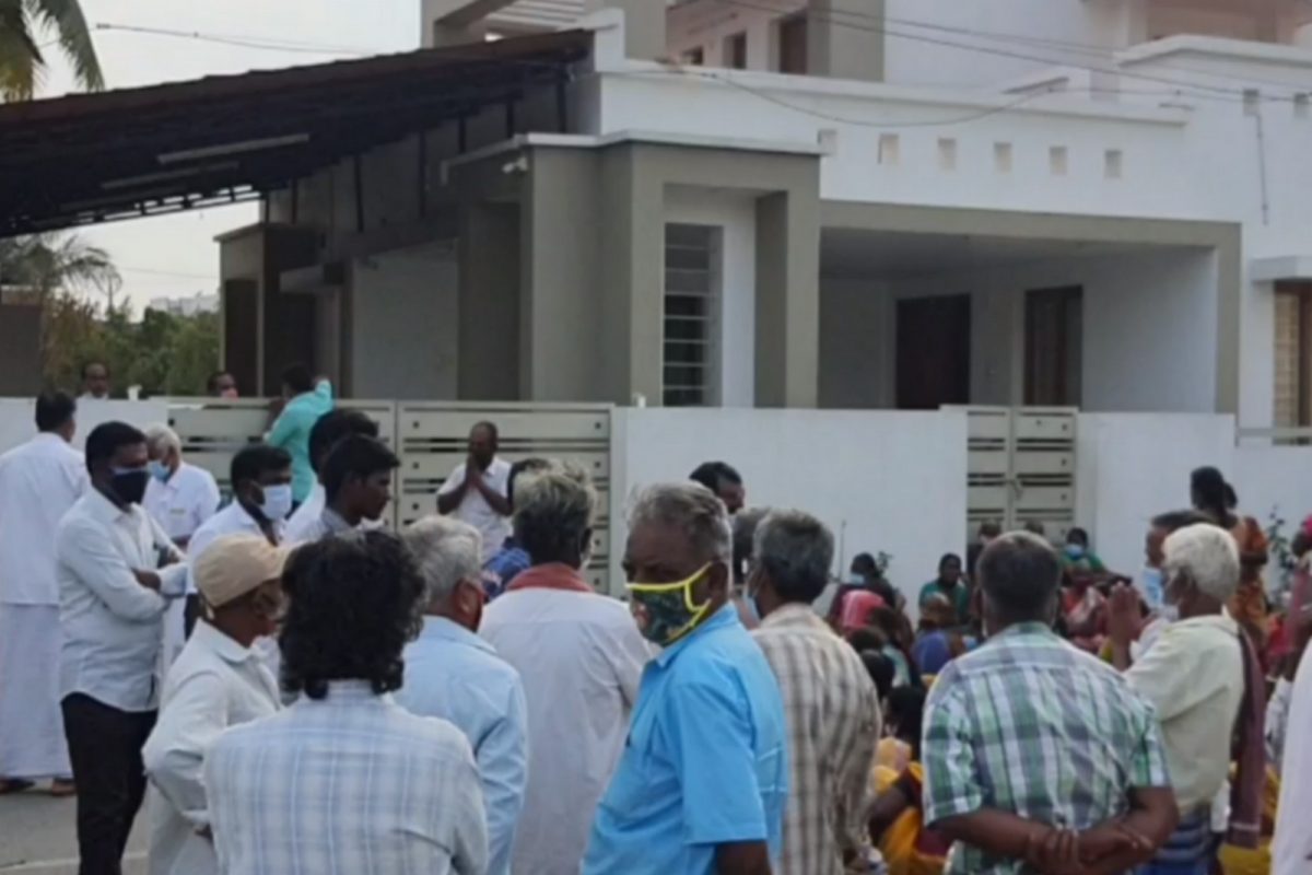 கோவையில் அதிமுக பிரமுகர் வீட்டில் ரெய்டு