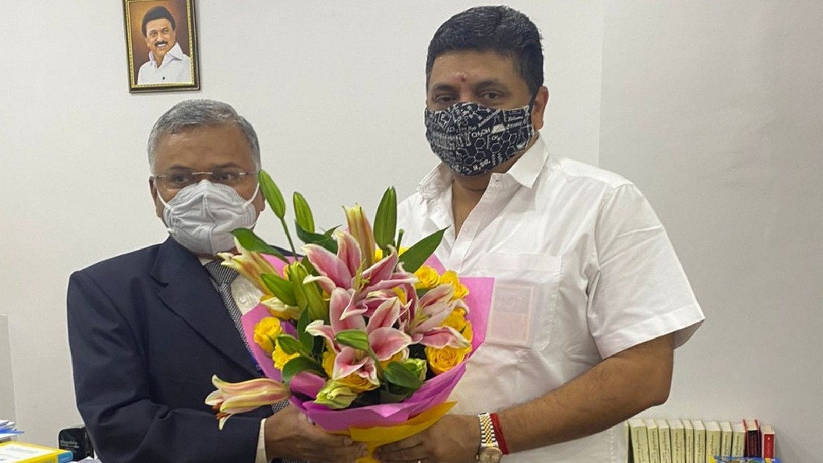 தமிழ்த்தாய் வாழ்த்து : ரிசர்வ் வங்கியின் மண்டல இயக்குனர் நிதியமைச்சரிடம் நேரில் சந்தித்து விளக்கம்