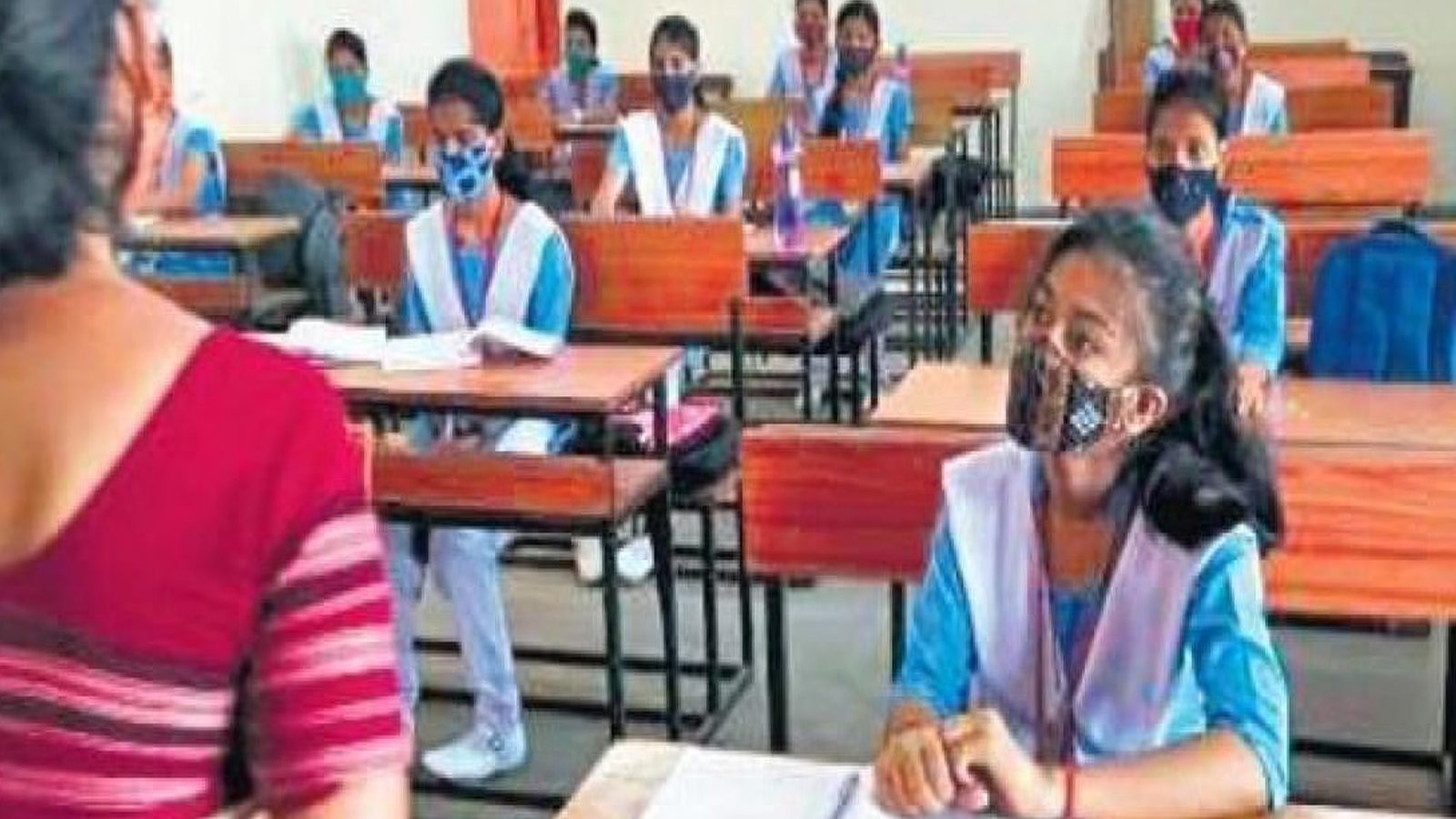 அரசு பள்ளிகளில் தமிழ் புறக்கணிப்பா? 54 பள்ளிகளில் தமிழ் பயிற்றுமொழி இல்லை... : அதிர்ச்சித் தகவல்