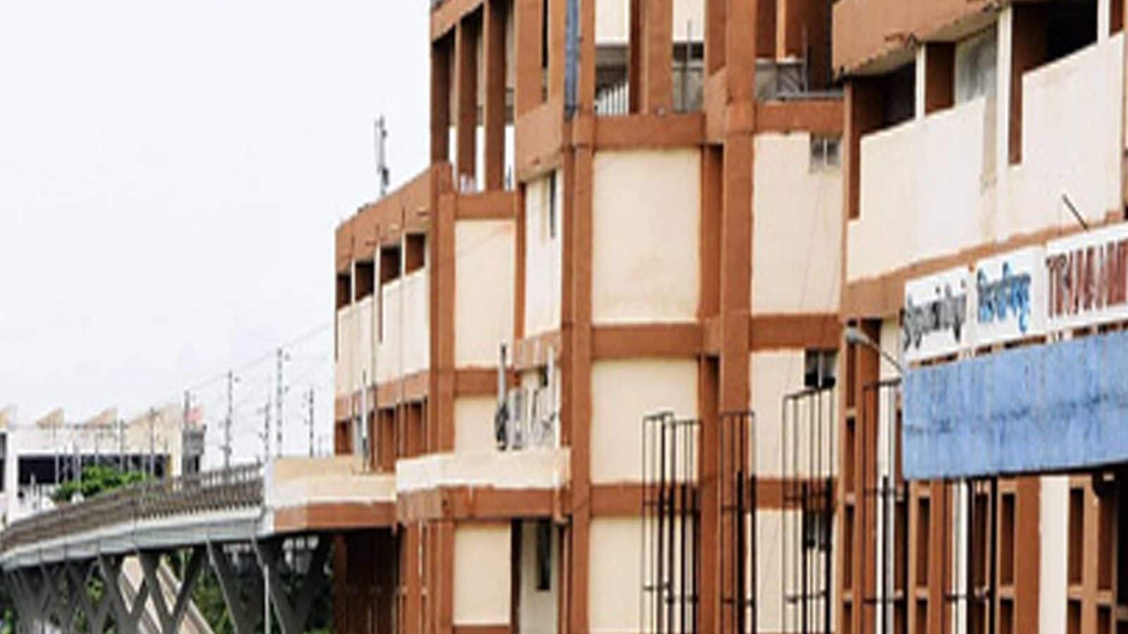 திருவான்மியூர் ரயில் நிலையத்தில் துப்பாக்கி முனையில் கொள்ளை..