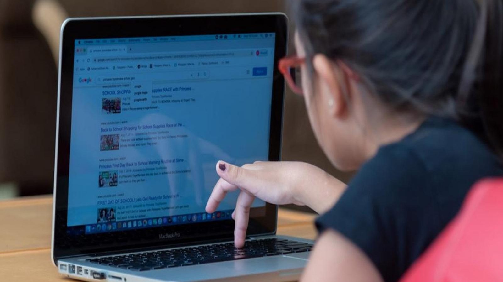 ஆன்லைன் வகுப்புகள் சிறப்பு குழந்தைகளை எவ்வாறு பாதிக்கிறது? தீர்வுகள் என்ன?