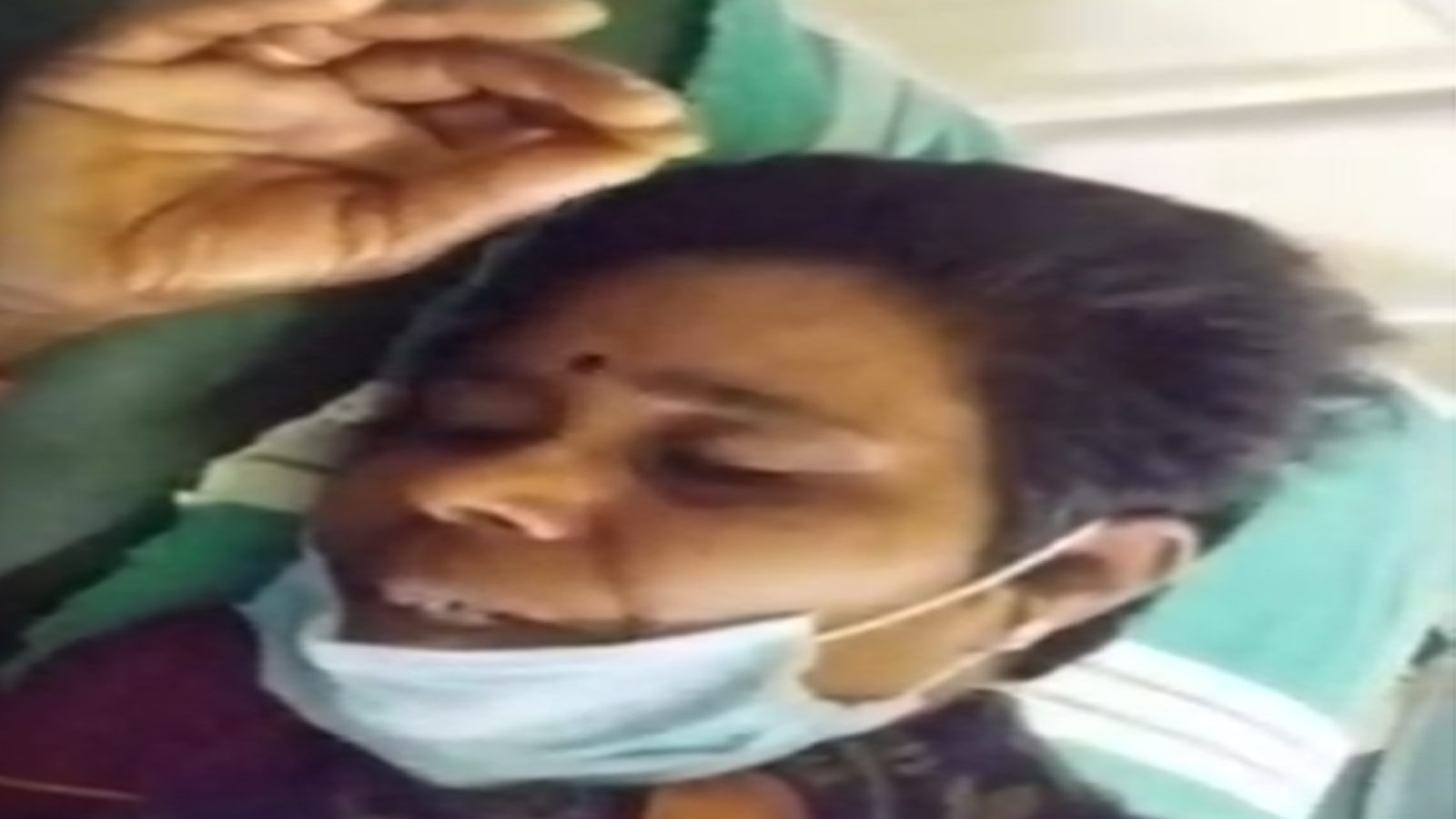 காதலியுடன் இளைஞர் மாயம்.. தாயை கட்டிவைத்து அடித்த கொடூரம்