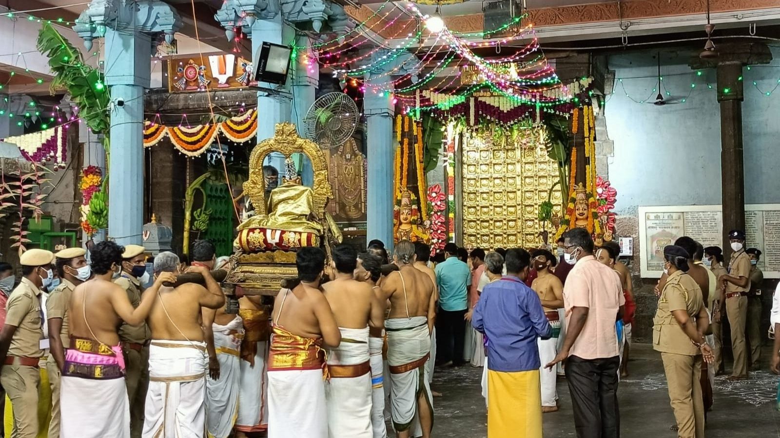 திருவல்லிக்கேணி பார்த்தசாரதி கோயிலில் பக்தர்கள் இன்றி சொர்க்க வாசல் திறப்பு...