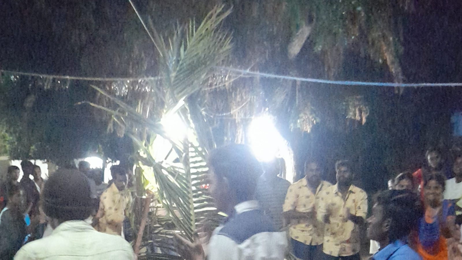 நாமக்கல் : ஆண்களும் அட்டகாசமாக கும்மி அடிக்கும் நிலா பிள்ளையார் வழிபாடு!