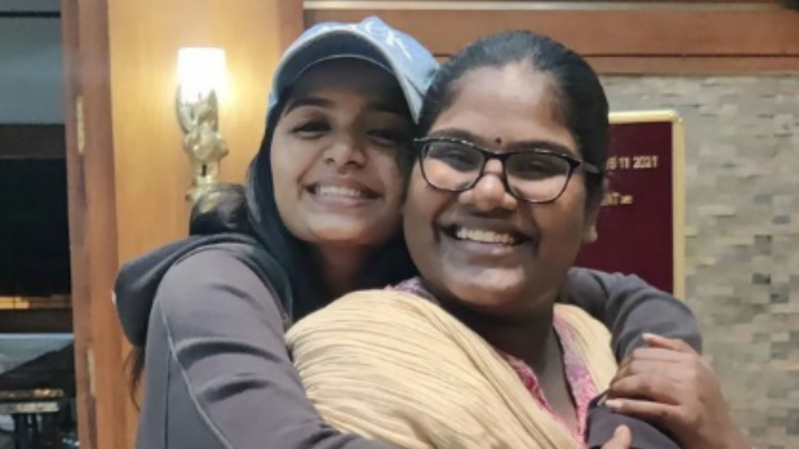 ஷங்கரின் மகளை பாராட்டிய ரோபோ சங்கரின் மகள்..!