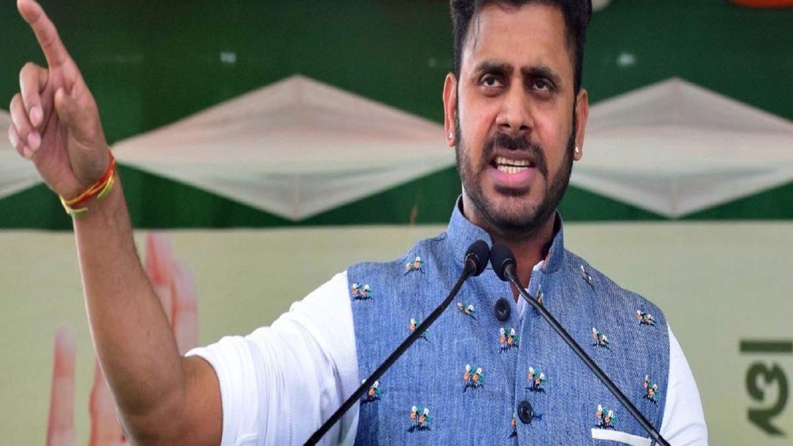 பெங்கால் ரஞ்சி அணியில் மாநில விளையாட்டுத் துறை அமைச்சர்