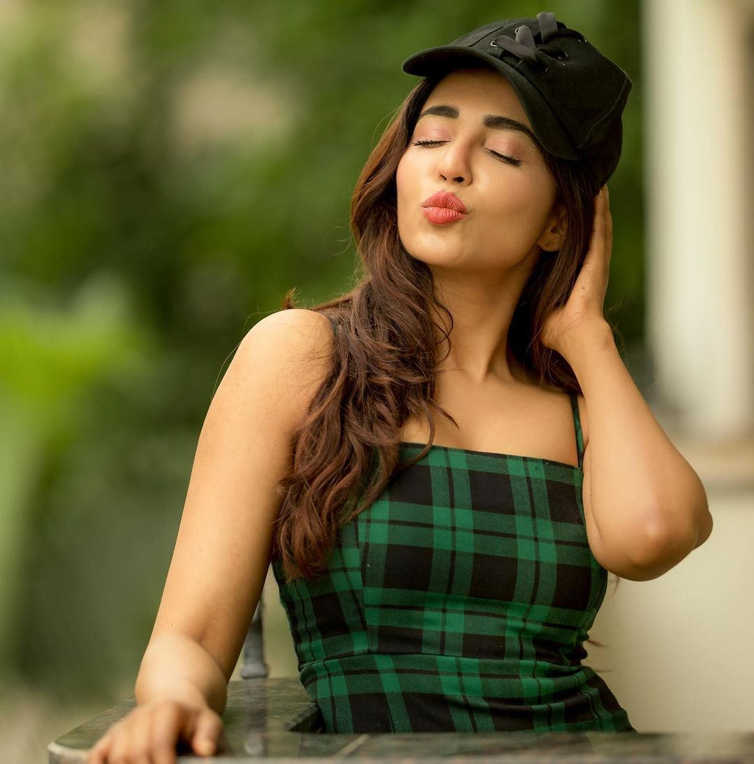  நடிகை பார்வதி நாயர் ( Image: Instagram @paro_nair)