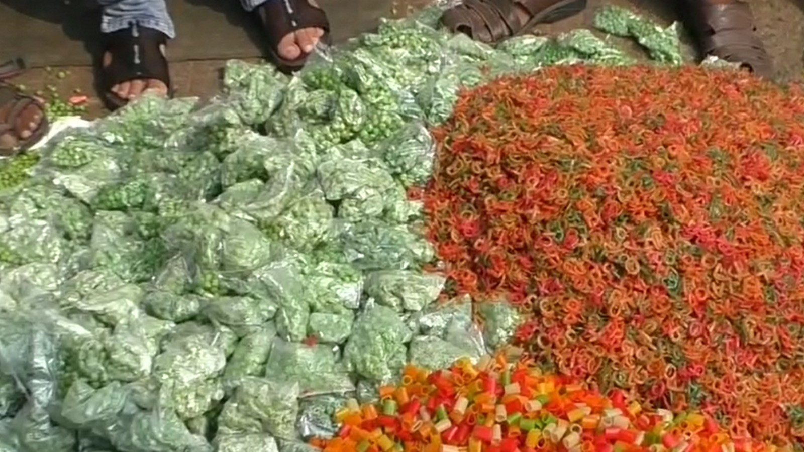 ரசாயனம் கலந்த பொருட்கள் விற்பனை செய்த கடைகளுக்கு நோட்டீஸ்... அபராதம்
