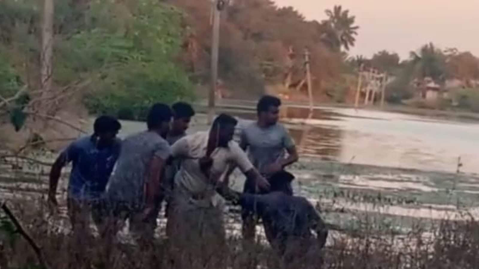 சமூக மோதலில் முடிந்த செல்ஃபி மோகம்..போலீஸ் குவிப்பு