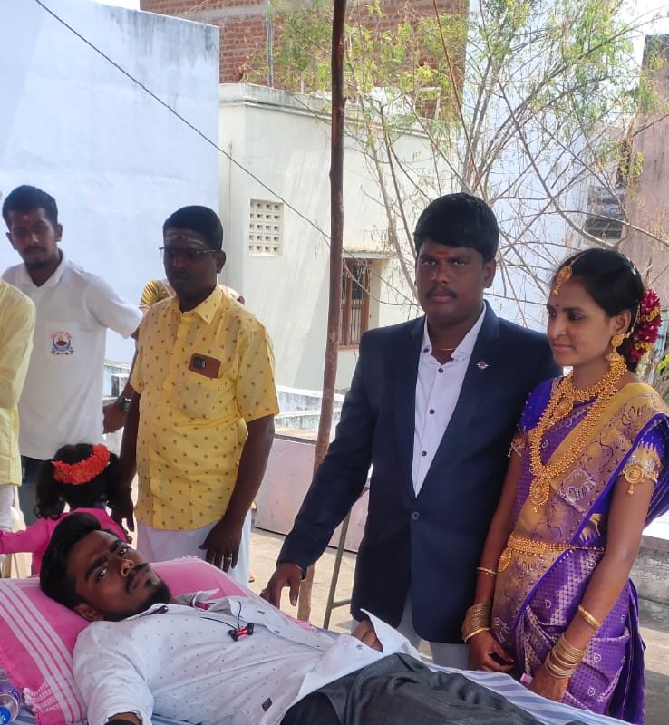 விருதுநகர்: உயிர் காக்கும் திருமணம்- புதுமண தம்பதிக்கு குவியும் பாராட்டு