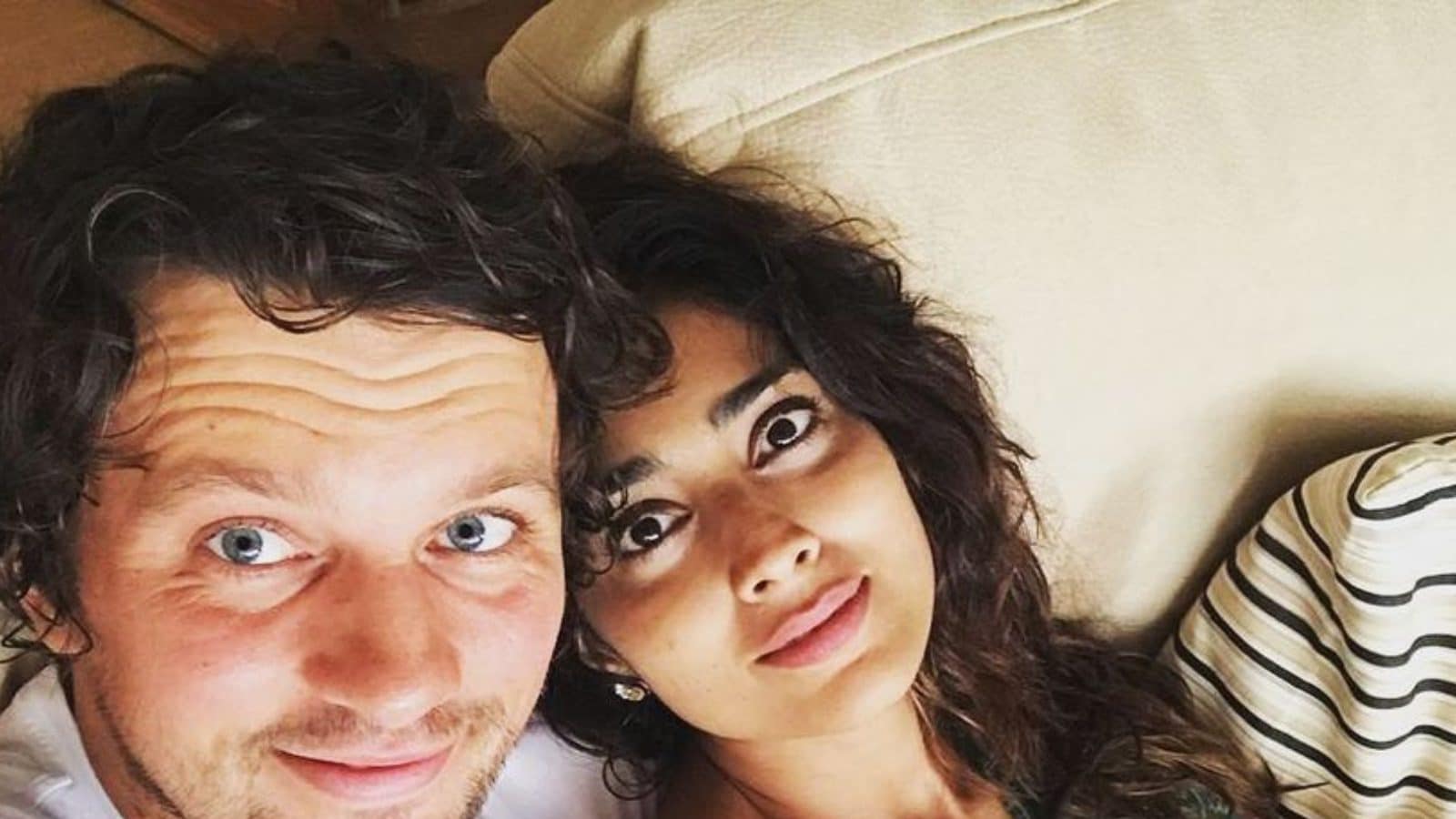 கணவருடன் ரொமாண்டிக் செல்ஃபி பதிவிட்ட ஸ்ரேயா...