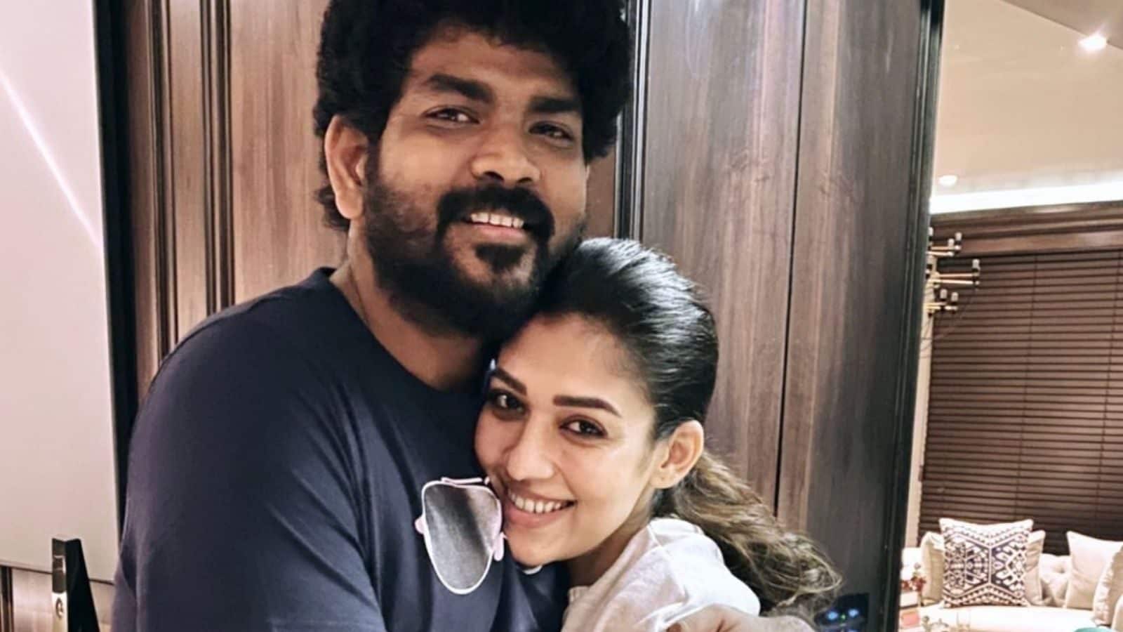 முத்தத்துடன் காதலர் தினத்தைக் கொண்டாடிய நயன்தாரா விக்னேஷ் சிவன் - வீடியோ!