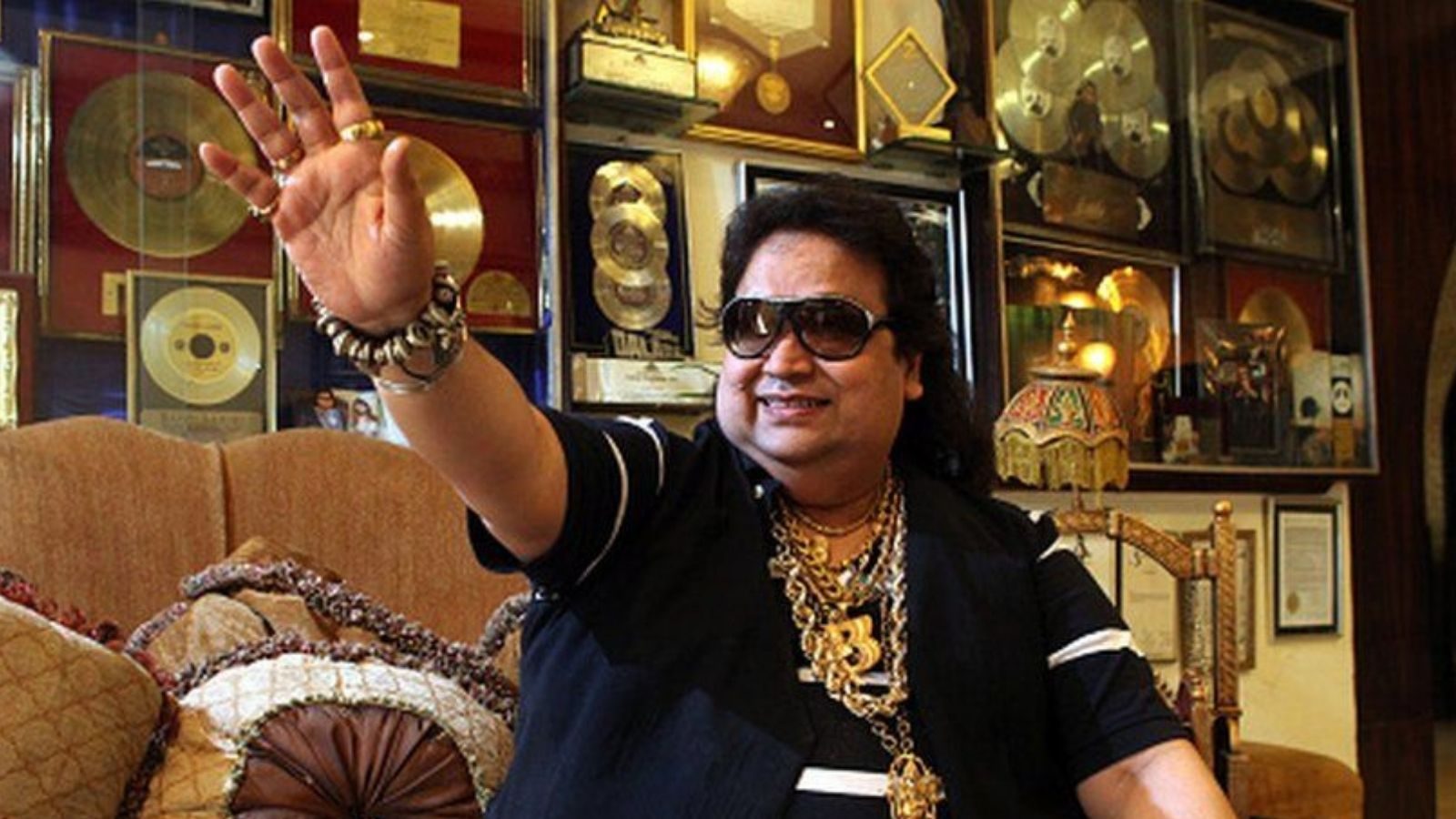 டிஸ்கோ டான்ஸை பிரபலப்படுத்திய இசையமைப்பாளர் பப்பி லஹிரி மரணம்