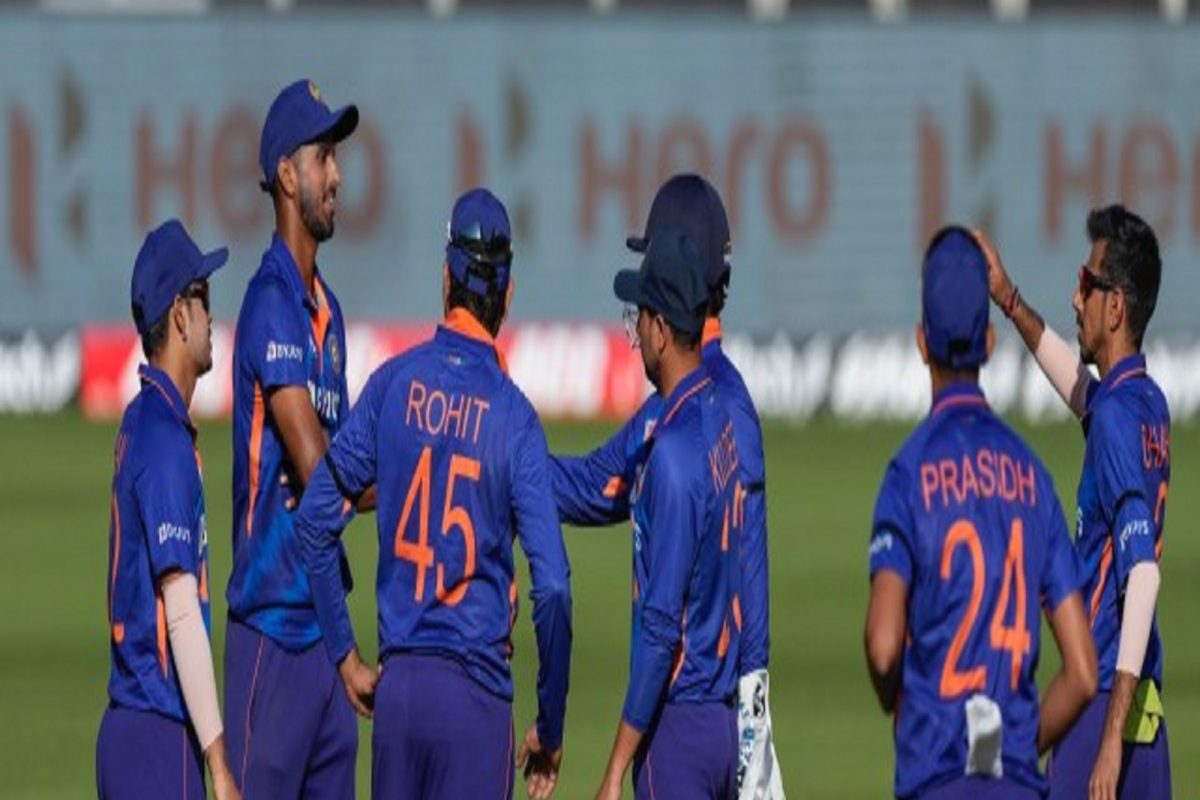 2-வது ஒருநாள்: கொரோனா காரணமாக 2 முக்கிய வீரர்கள் இல்லை- இந்திய லெவன் 2-வது ஒருநாள்: கொரோனா காரணமாக 2 முக்கிய வீரர்கள் இல்லை- இந்திய லெவன்