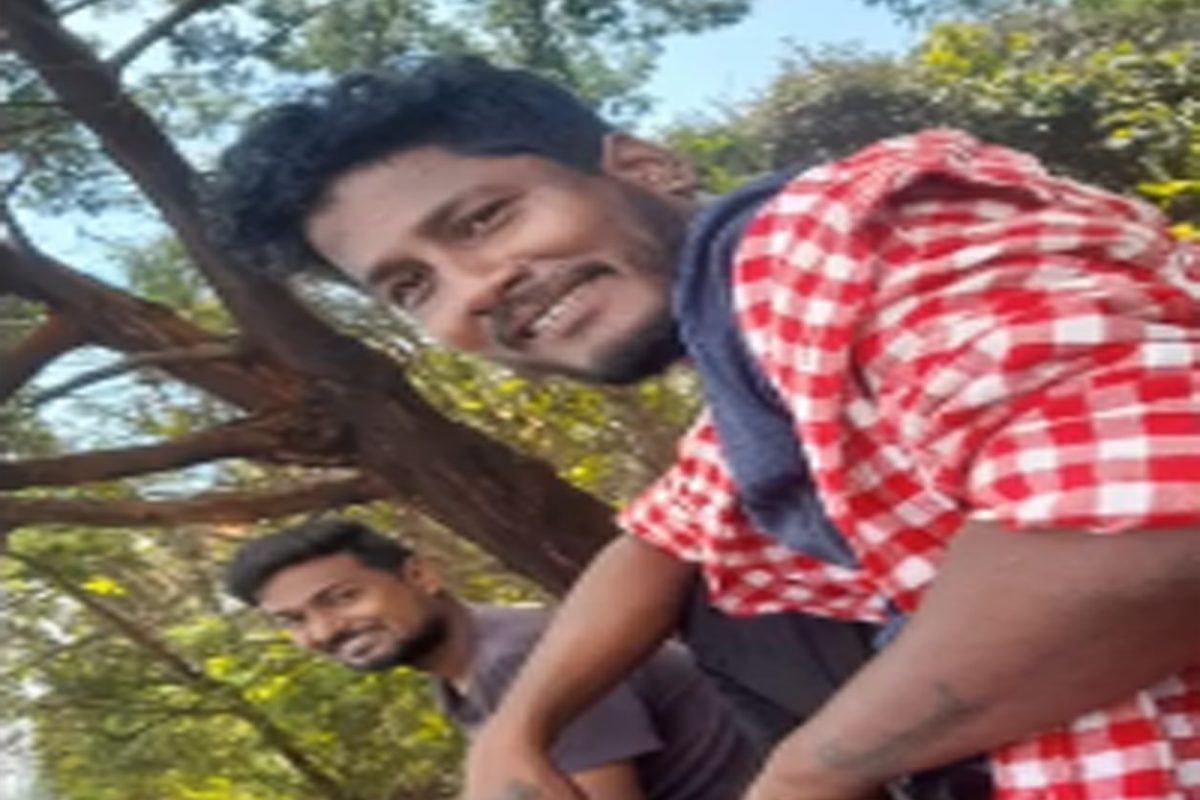 விபரீதத்தில் முடிந்த  செல்ஃபி..500அடி பள்ளத்தில் விழுந்த இளைஞர்