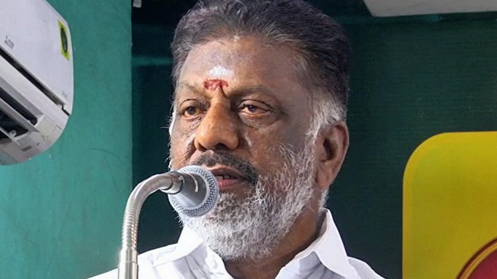 உக்ரைன் நாட்டில் சிக்கியுள்ளவர்களை பாதுகாப்பாக மீட்க நடவடிக்கை வேண்டும்: மத்திய அரசுக்கு ஓபிஎஸ் வலியுறுத்தல்