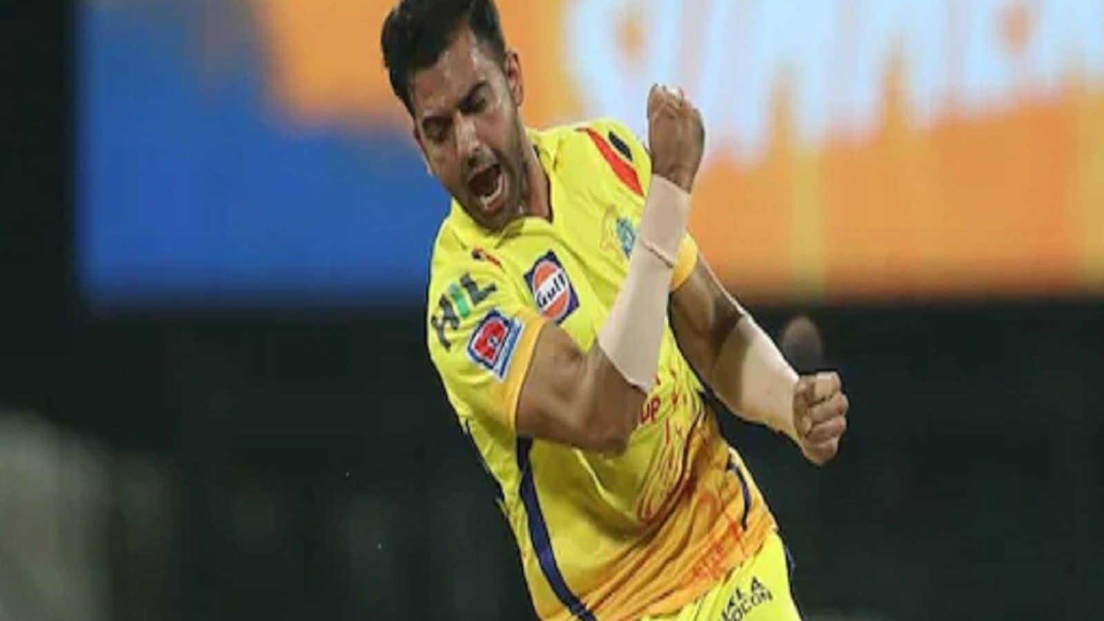 IPL 2022: அதிக விலை கொடுத்து எடுக்கப்பட்ட சிஎஸ்கே வீரர் நிலை என்ன?- வருவாரா மாட்டாரா?