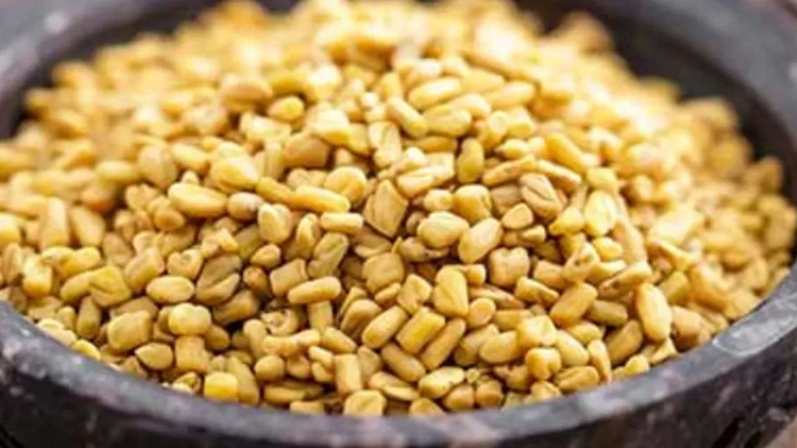 வெந்தயம் பயன்படுத்தி இத்தனை சரும பிரச்சனைகளை சரி செய்யலாமா..? ஆச்சரியம் தரும் வீட்டுக்குறிப்புகள்..!