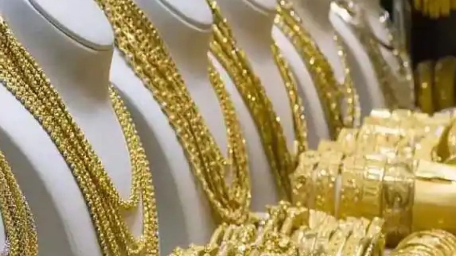 Gold Rate: தொடர்ந்து அதிகரிக்கும் தங்கத்தின் விலை... இன்று (பிப்ரவரி 15, 2022) சவரன் எவ்வளவு தெரியுமா?