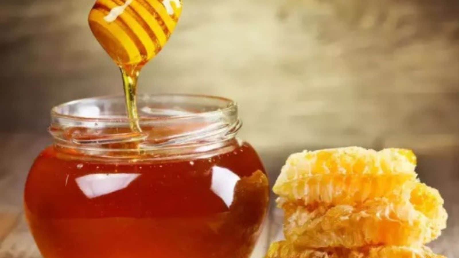 தேன் போன்ற 5 ஊட்டச்சத்து நிறைந்த இயற்கையான சிரப்கள்