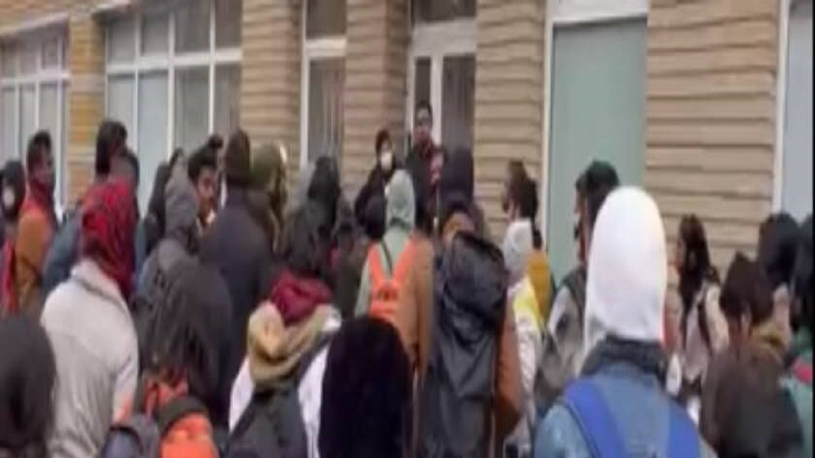 Indians in Ukraine: 4 நாடுகளின் எல்லை வழியாக இந்தியர்களை மீட்க மத்திய அரசு துரித நடவடிக்கை