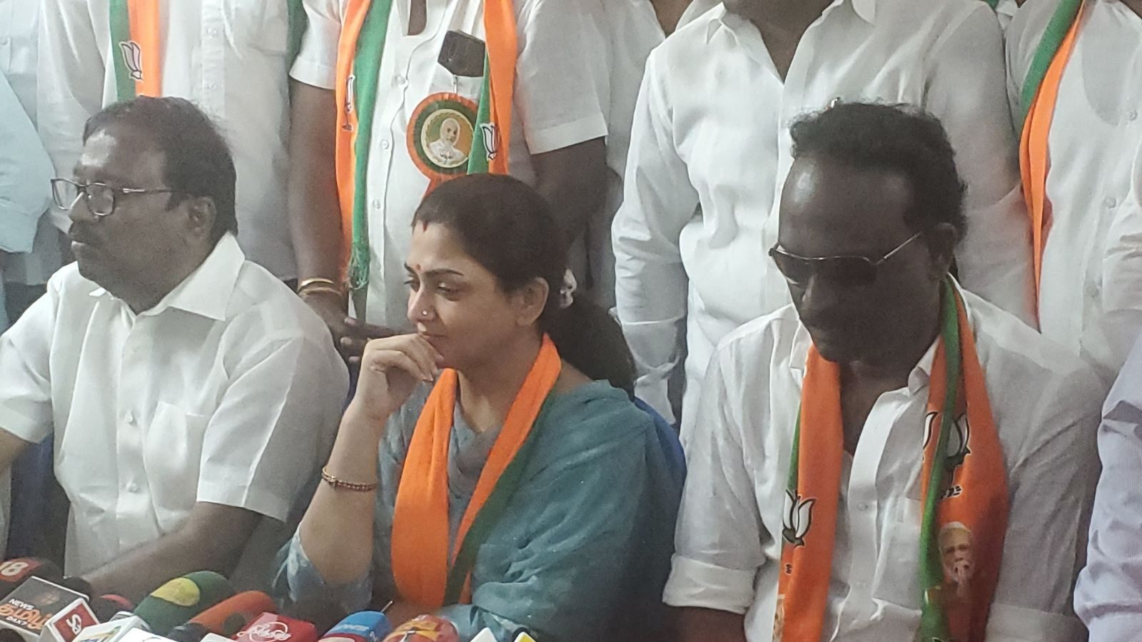 தனித்து போட்டியிடுவதால் பாஜக தொண்டர்கள் உற்சாகம் - குஷ்பூ பேட்டி