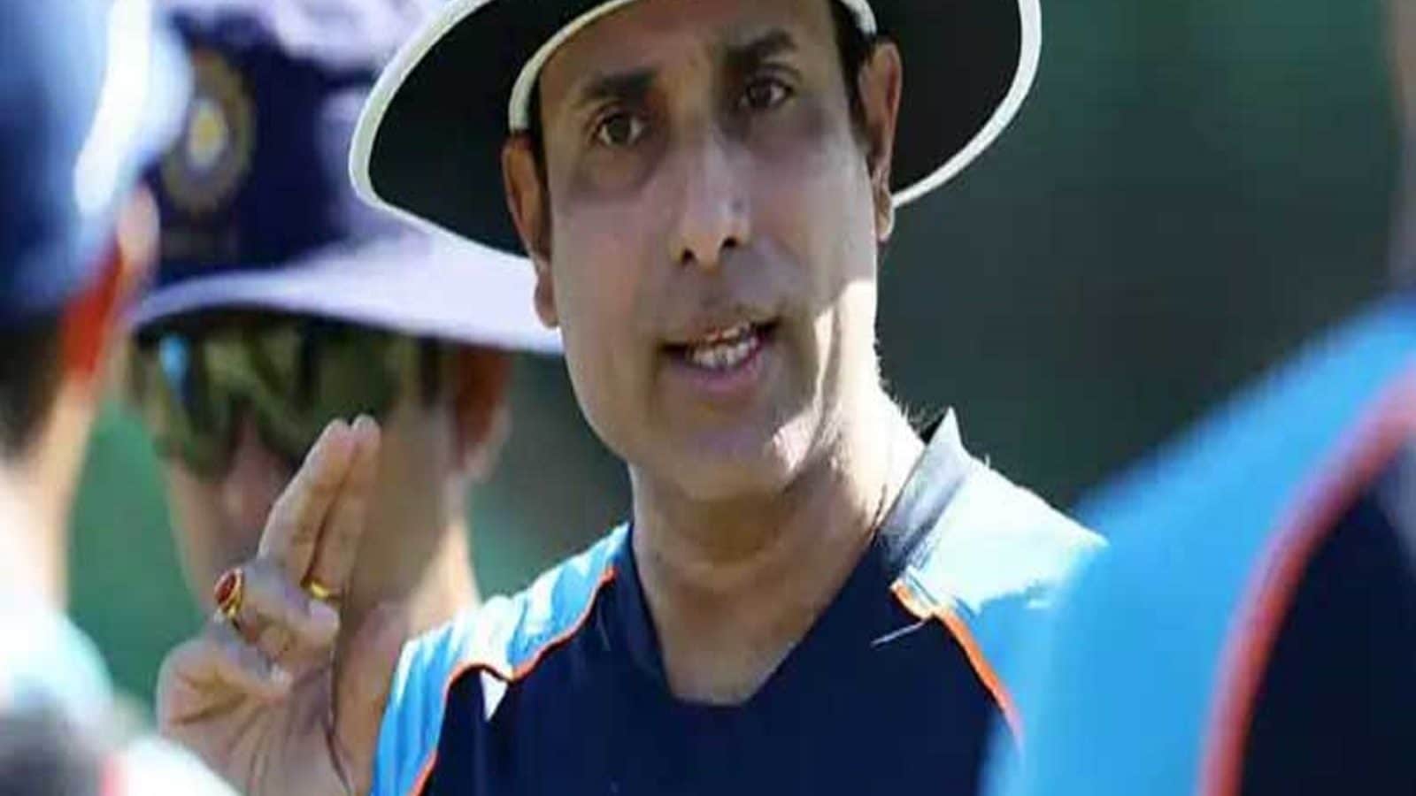 6 வீரர்களுக்கு கொரோனா வந்ததையும் மீறி சாதித்த இளம் சிங்கங்கள்- விவிஎஸ் லஷ்மண் பாராட்டு