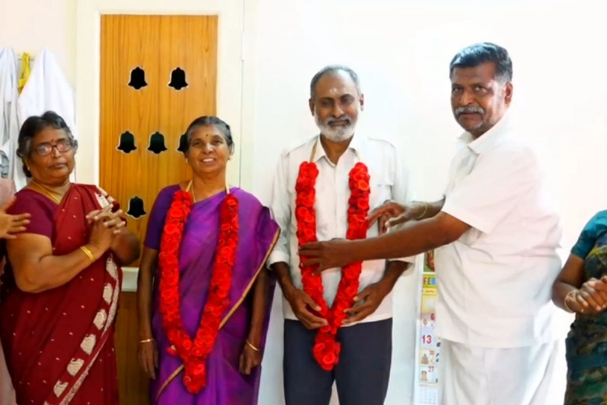 நகராட்சி தேர்தலில் கம்யூனிஸ்ட் கட்சியைச் சேர்ந்த தாய், மகன் வெற்றி