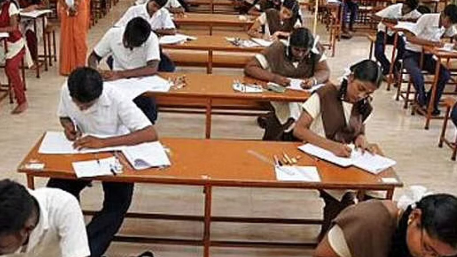 10,11, 12 ஆம் வகுப்புகளுக்கான பொதுத்தேர்வு அட்டவணை வெளியீடு: லைவ் அப்டேட்ஸ்