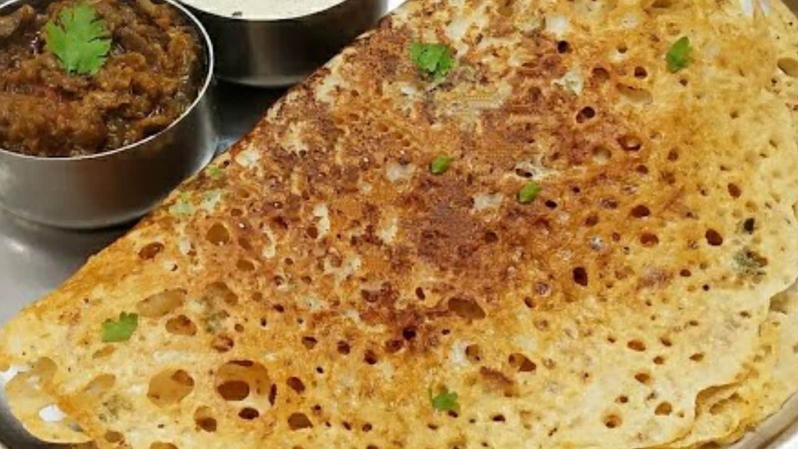 ஹோட்டல் ஸ்டைல் மொறு மொறு ரவா தோசை செய்ய ரெசிபி!