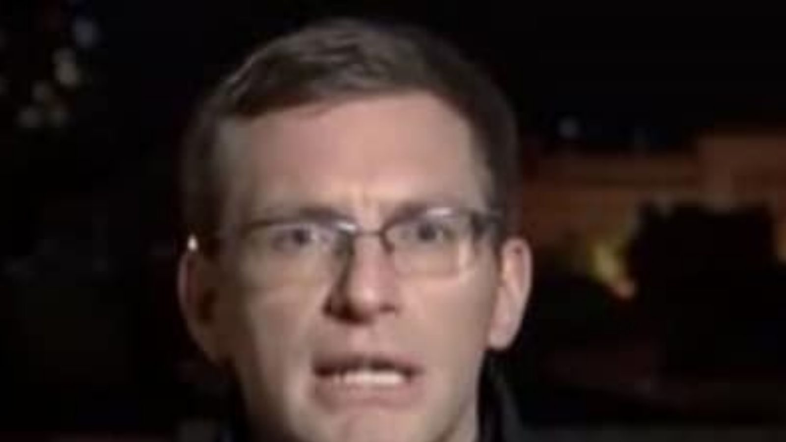 6 மொழிகளில் செய்திகளை தொகுத்து வழங்கும் செய்தியாளர் - போர் சூழல் குறித்து விவரிக்கும் வைரல் வீடியோ