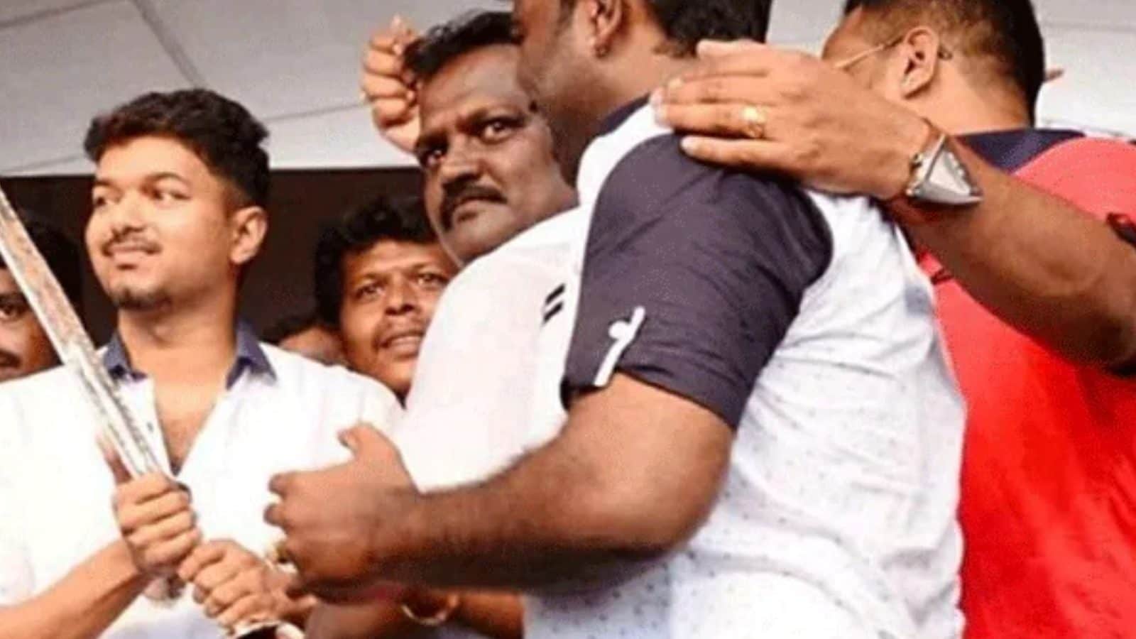 உள்ளாட்சி தேர்தலில் விஜய் ரசிகர் மன்றம் திமுகவுக்கு ஆதரவு..தூத்துக்குடி மாவட்ட  விஜய் ரசிகர் மன்ற தலைவர் பில்லா ஜெகன் அறிவிப்பு