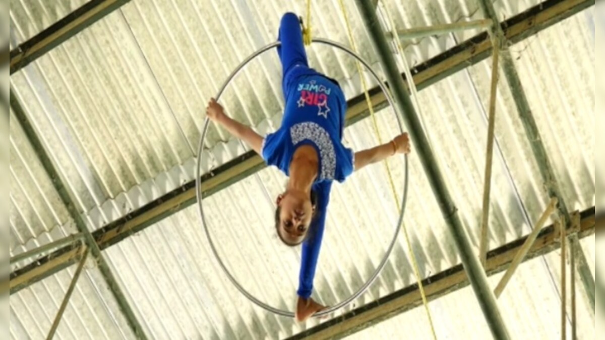 உடம்பை வில்லாய் வளைத்து வாளை கிழியாசனம்: 11 வயது சிறுமி புதிய உலக சாதனை.