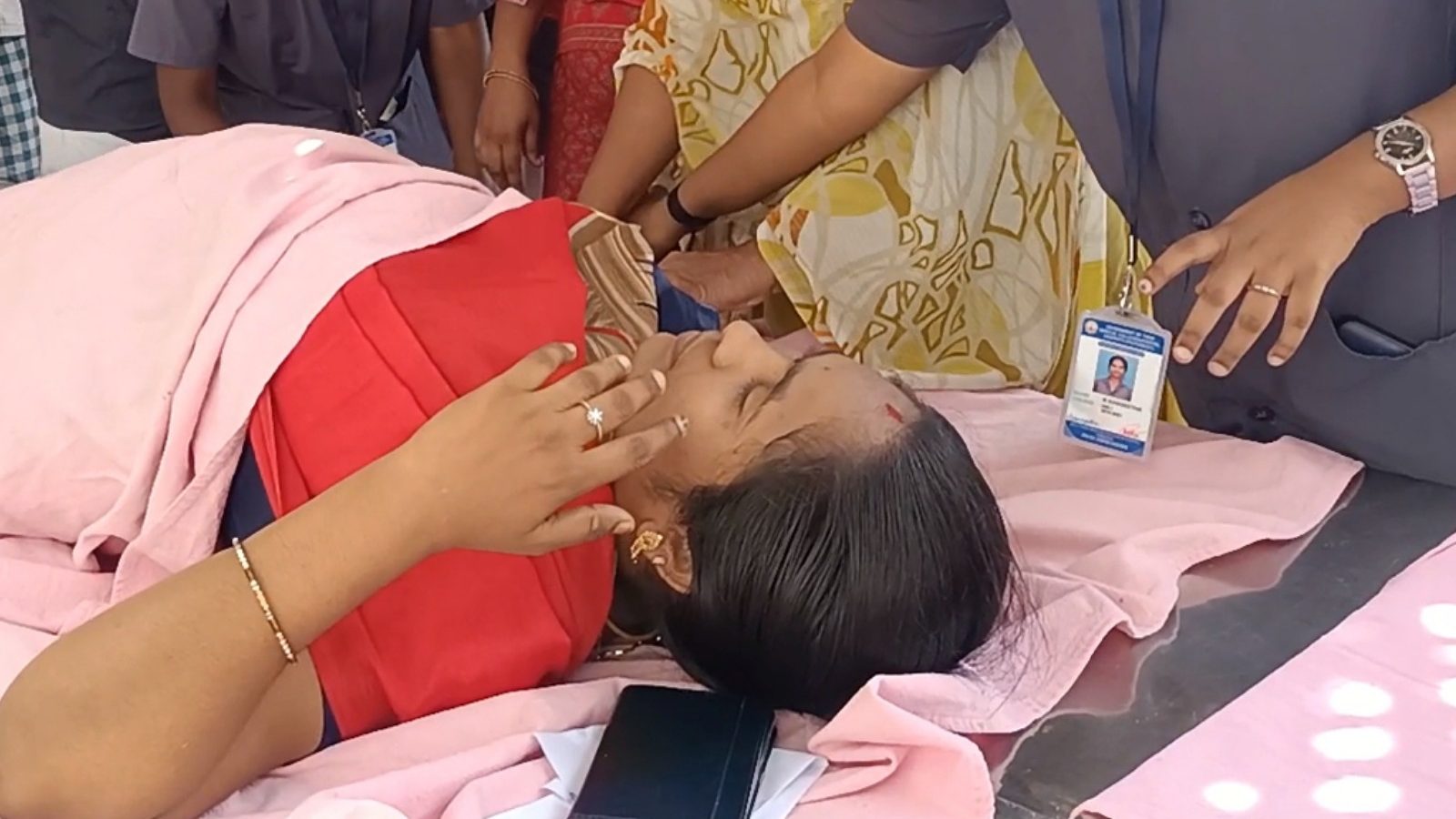 கம்பம் : சிக்னல் அருகே நடந்த மாபெரும் இரத்ததான முகாம் - ஏராளமானோர் பங்கேற்பு