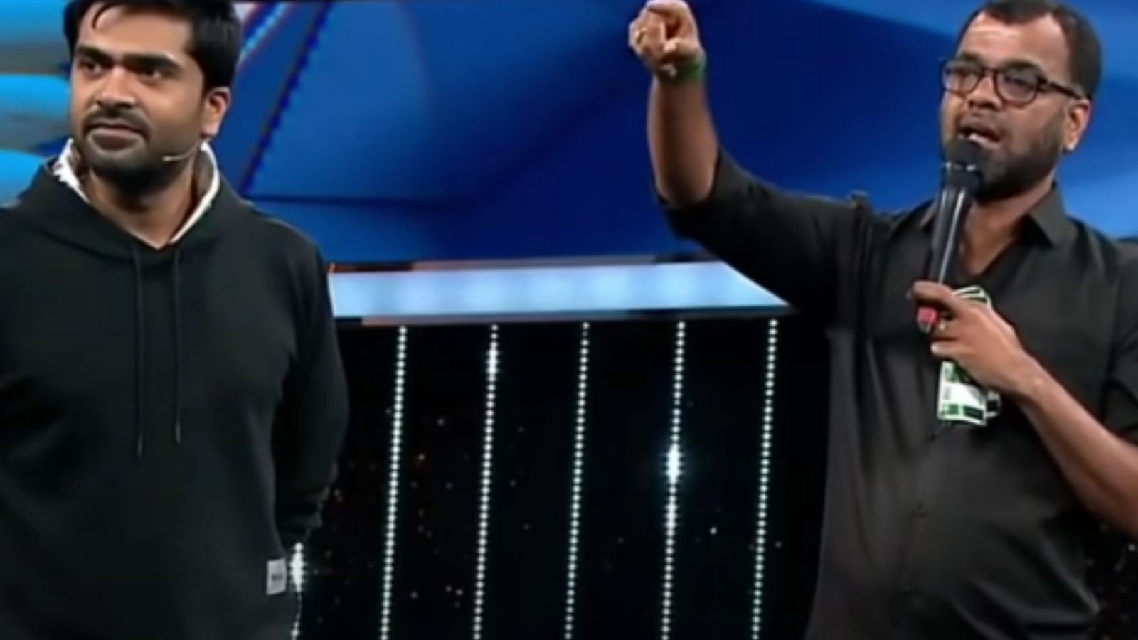 எலிமினேட் ஆனாலும் நக்கல் குறையாத தாடி பாலாஜி; ஜூலியை வச்சி செஞ்சிட்டார்!