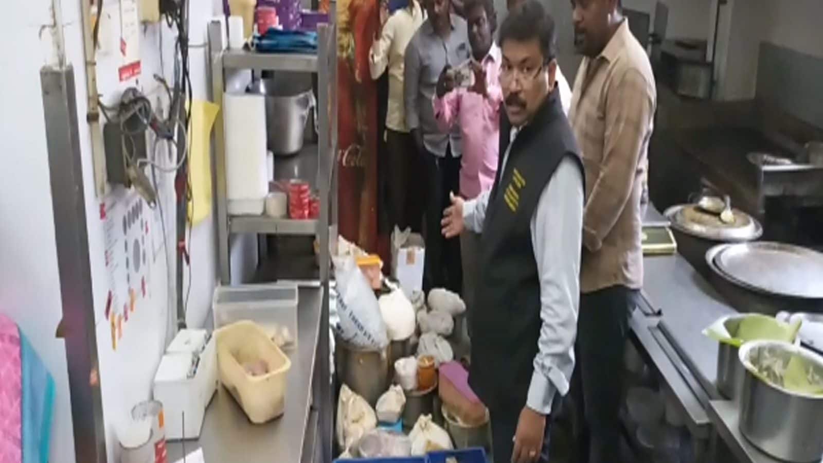 சென்னை அசைவ உணவகத்தில் கெட்டுப்போன மீன்கள்.. ஏழை குழந்தைகளை சாப்பிட அழைத்துச் சென்றவர்களுக்கு ஷாக்..!!