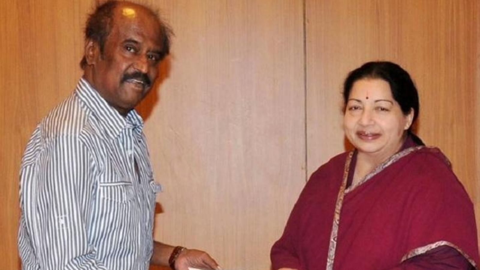 ஜெயலலிதா படத்தின் கதையில் உருவான ரஜினி படம்!