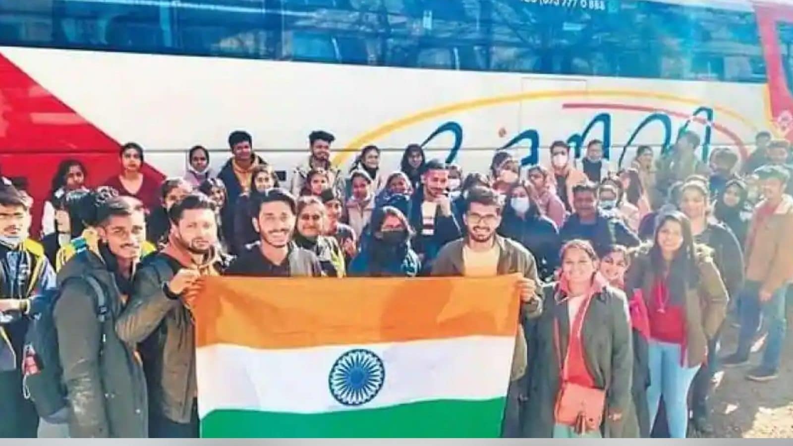 Exclusive : உக்ரைனின் பதற்றம் நிறைந்த சுமி நகரில் 600 மாணவர்கள் சிக்கியுள்ளனர்... மத்திய அமைச்சர் தகவல்