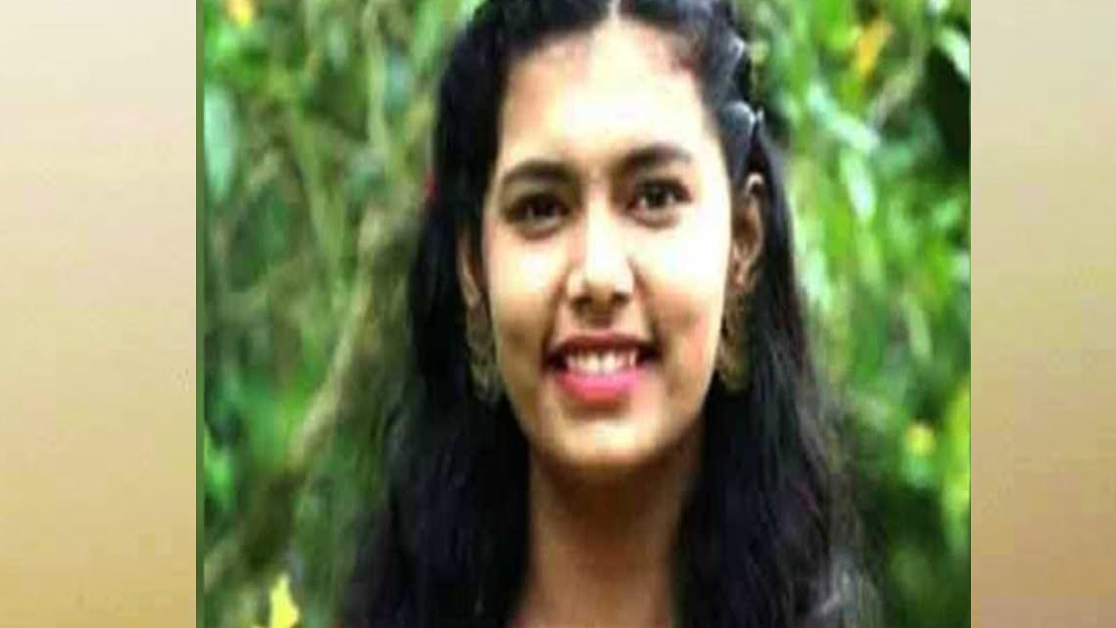 டூத் பேஸ்ட் என நினைத்து எலி மருந்தில் பல் துலக்கிய இளம்பெண்.. கரண்ட் கட்டானதால் நேர்ந்த துயரம்...