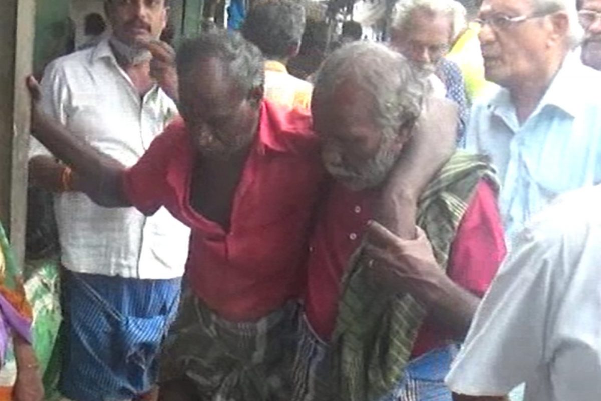 ராசிபுரம் காய்கறி மார்க்கெட் கூரை இடிந்து விழுந்தது... 3 பேர் காயம்