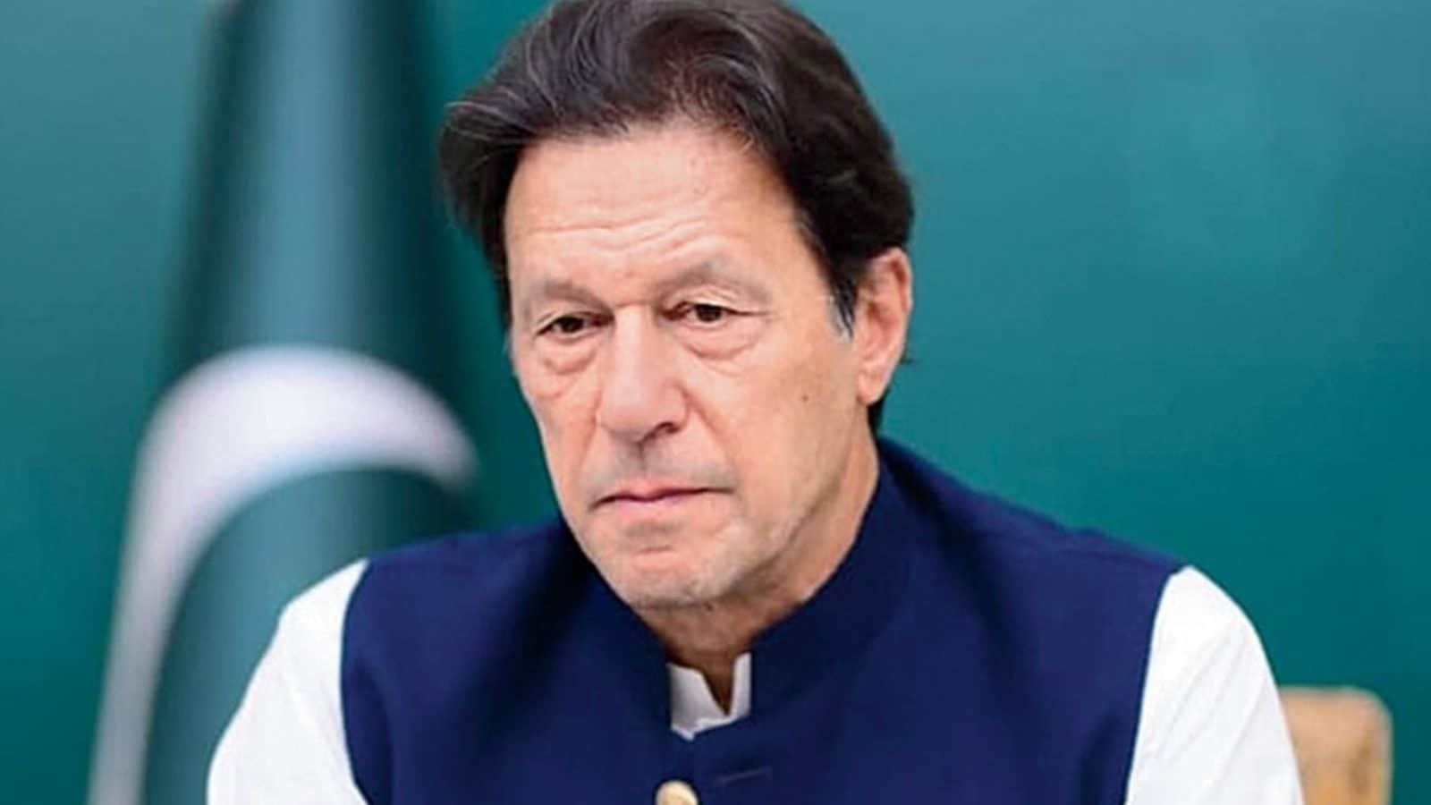 பெரும்பான்மையை இழந்த பாகிஸ்தான் அரசு.. ராஜினாமா செய்கிறார் பிரதமர் இம்ரான் கான்?