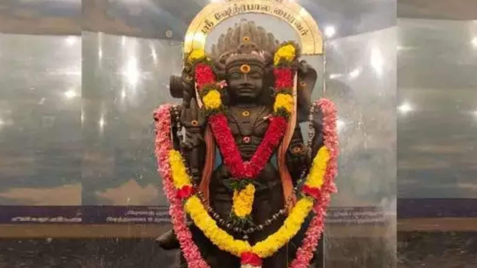 சனி தோஷம் விலக கால பைரவர் வழிபாடு சிறந்தது....