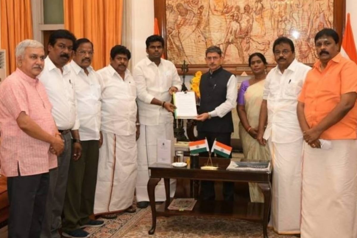 ஆளுநரை சந்தித்து அண்ணாமலை புகார் மனு