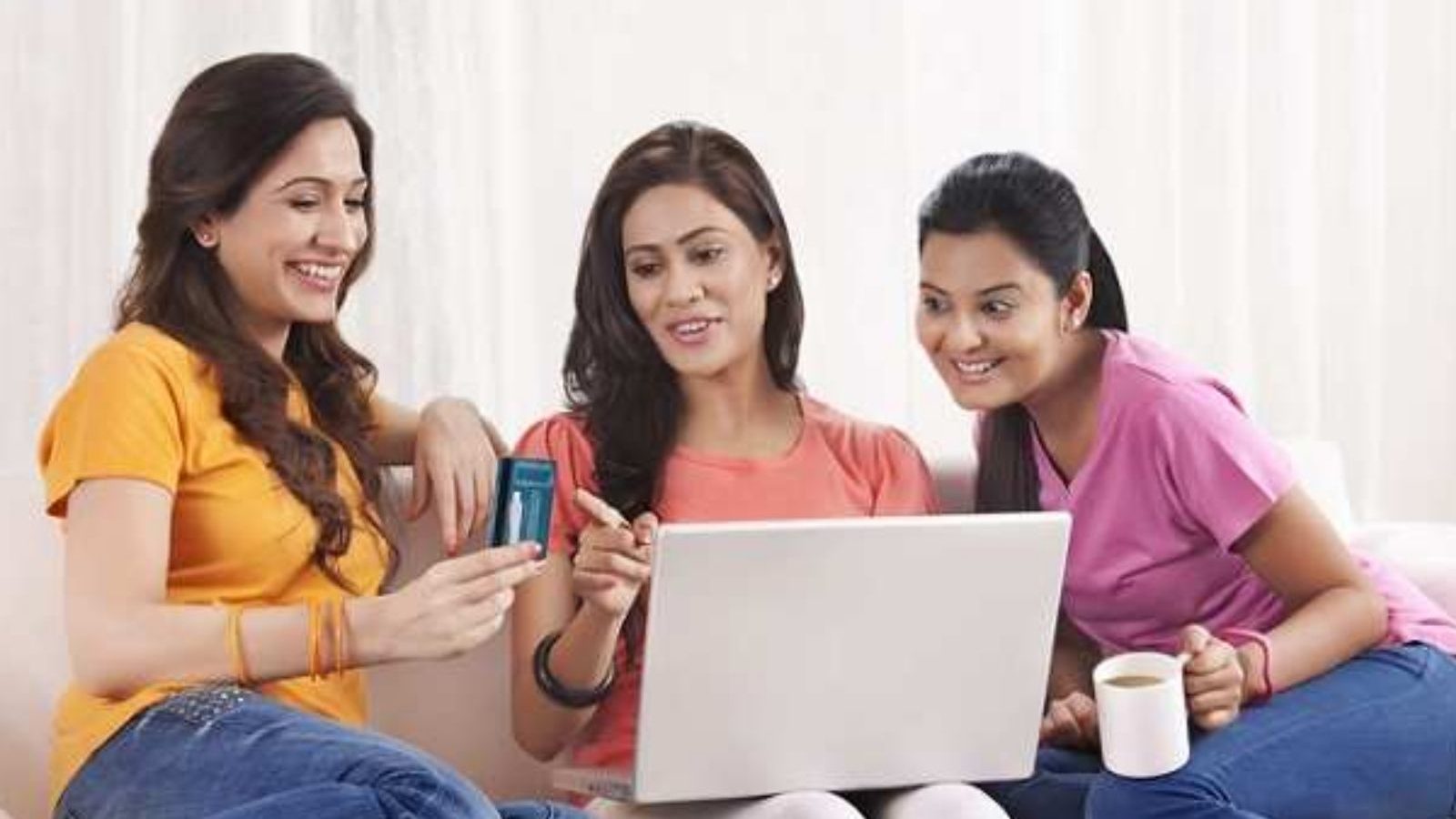 இன்றைய உலகில் பெண்களுக்கு இன்சூரன்ஸ் மிக அவசியம் - ஏன் தெரியுமா?