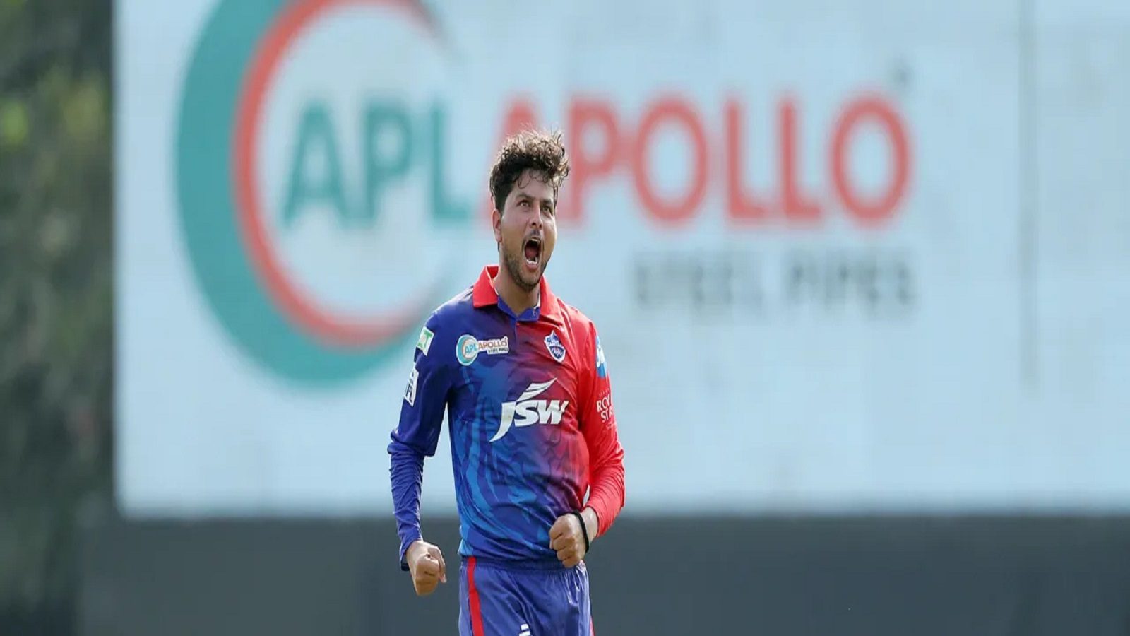 தினேஷ் கார்த்திக்கும், மோர்கனும் குல்தீப் யாதவ்வை ஒழித்தார்கள்- மொகமட் கைஃப் கடும் சாடல்