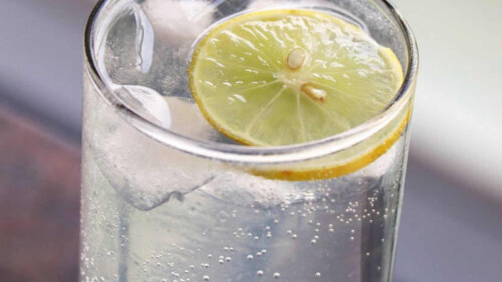 வெயில் காலத்தில் தொண்டைக்கு இதம் தரும் லெமன் சோடா : வீட்டில் நீங்களே செய்ய டிப்ஸ்