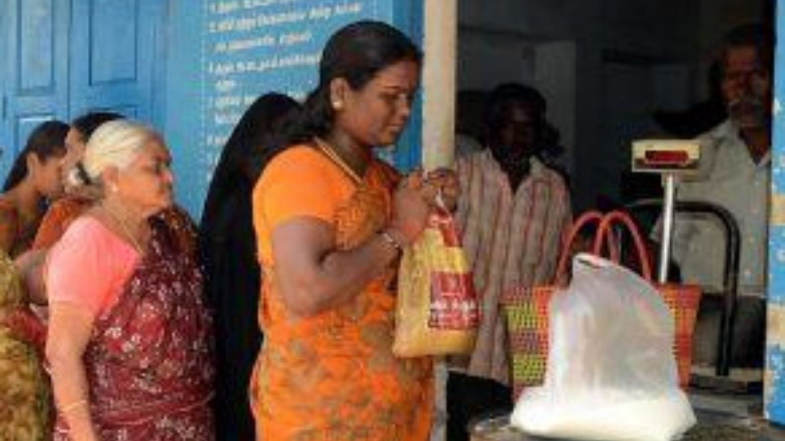 ரேஷன் கடையில் வேலை... காலியிடங்களை நிரப்ப விரைவில் அறிவிப்பு