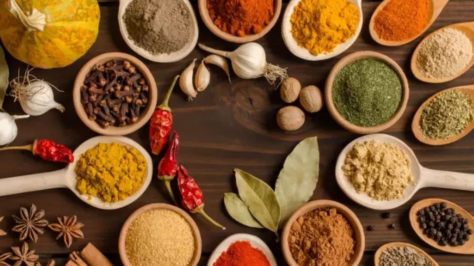 உடல் எடையை குறைக்க உதவும் 5 மசாலா பொருட்கள் பற்றி அறிந்து கொள்ளுங்கள்! 