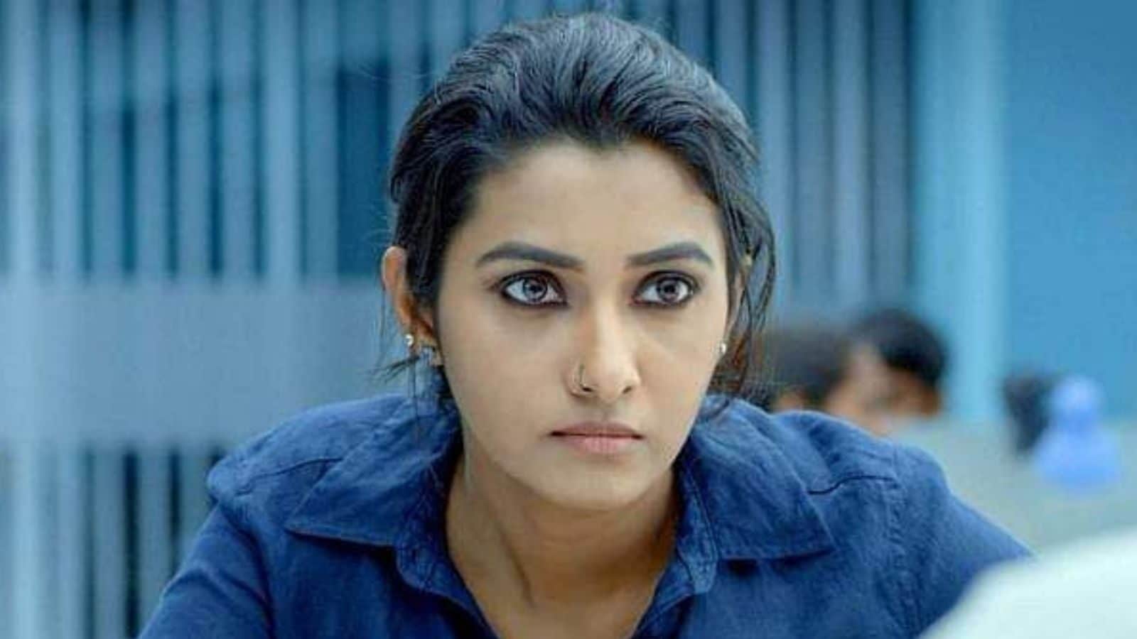 Priya Bhavani Shankar: உங்கள் வீட்டு பெண்களுக்கும் மார்பகங்கள் உண்டு - உள்ளாடை அளவு குறித்து கேட்டவருக்கு பிரியா பவானி சங்கர் பதில்